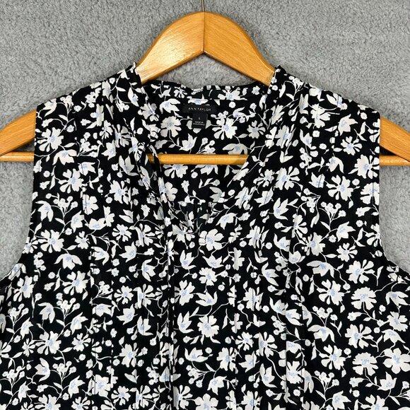 Ann Taylor Womens Sleeveless Blouse Top Size L Black White Floral V-Neck - Picture 3 of 10